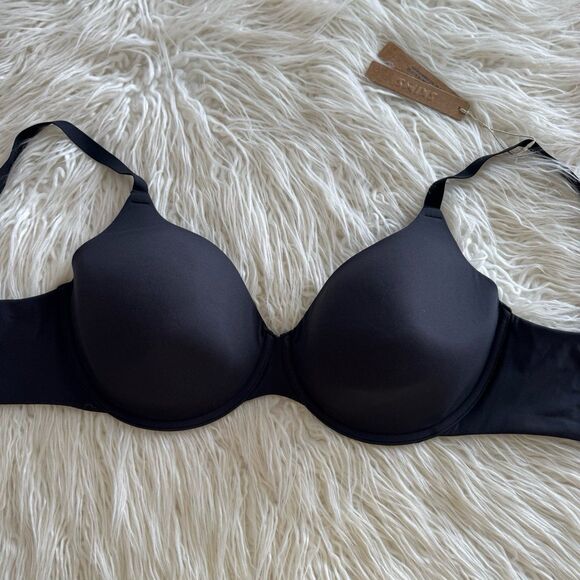 Skims Fits Everybody T-shirt Bra Onyx Size 34DDD - Picture 3 of 8